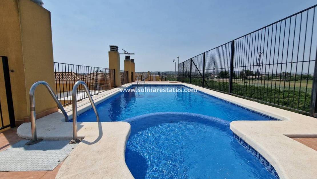 2 slaapkamer Appartement te koop in Daya Nueva met zwembad - € 125.000 (Ref: 9378117)