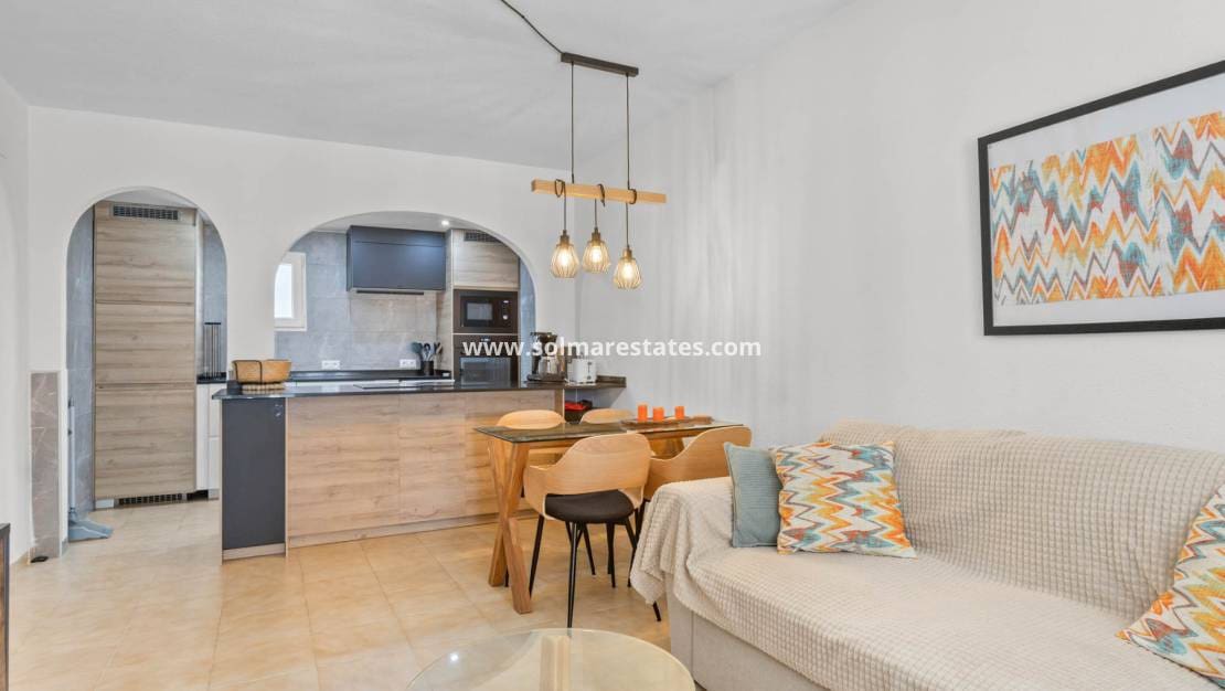 Apartamento de 2 habitaciones en Los Balcones en venta con piscina - 149.000 € (Ref: 9379927)