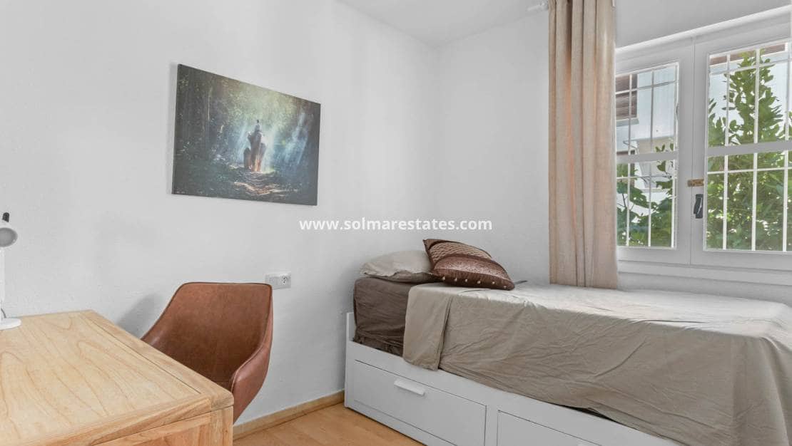 Apartamento de 2 habitaciones en Los Balcones en venta con piscina - 149.000 € (Ref: 9379927)