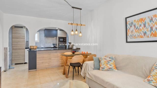 Apartamento de 2 habitaciones en Los Balcones en venta con piscina - 149.000 € (Ref: 9379927)