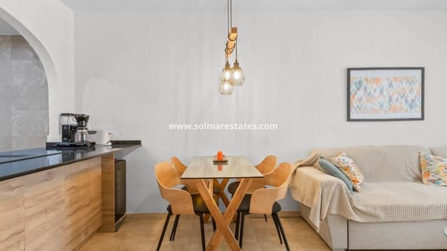 Apartamento de 2 habitaciones en Los Balcones en venta con piscina - 149.000 € (Ref: 9379927)