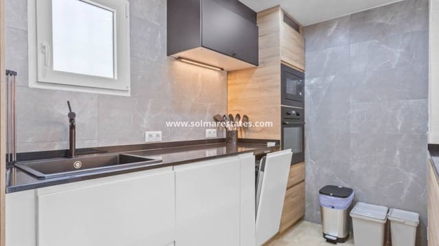 Apartamento de 2 habitaciones en Los Balcones en venta con piscina - 149.000 € (Ref: 9379927)