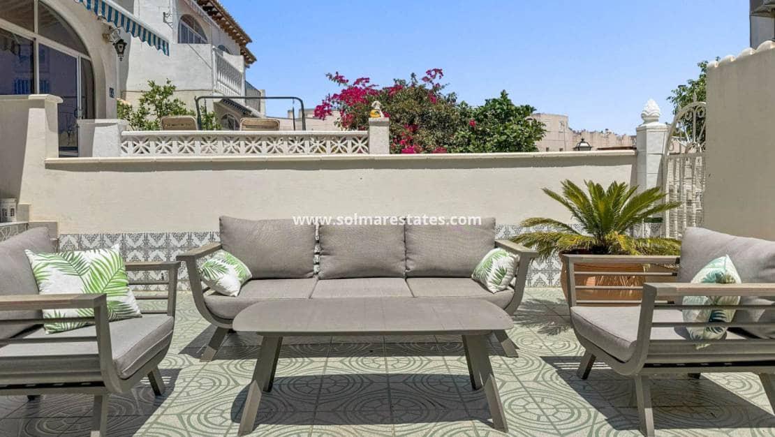 Apartamento de 2 habitaciones en Los Balcones en venta con piscina - 149.000 € (Ref: 9379927)