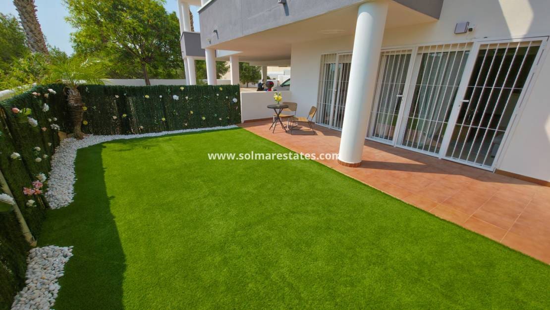 2 Zimmer Apartment zu verkaufen in Villamartin mit Pool - 199.999 € (Ref: 9379928)