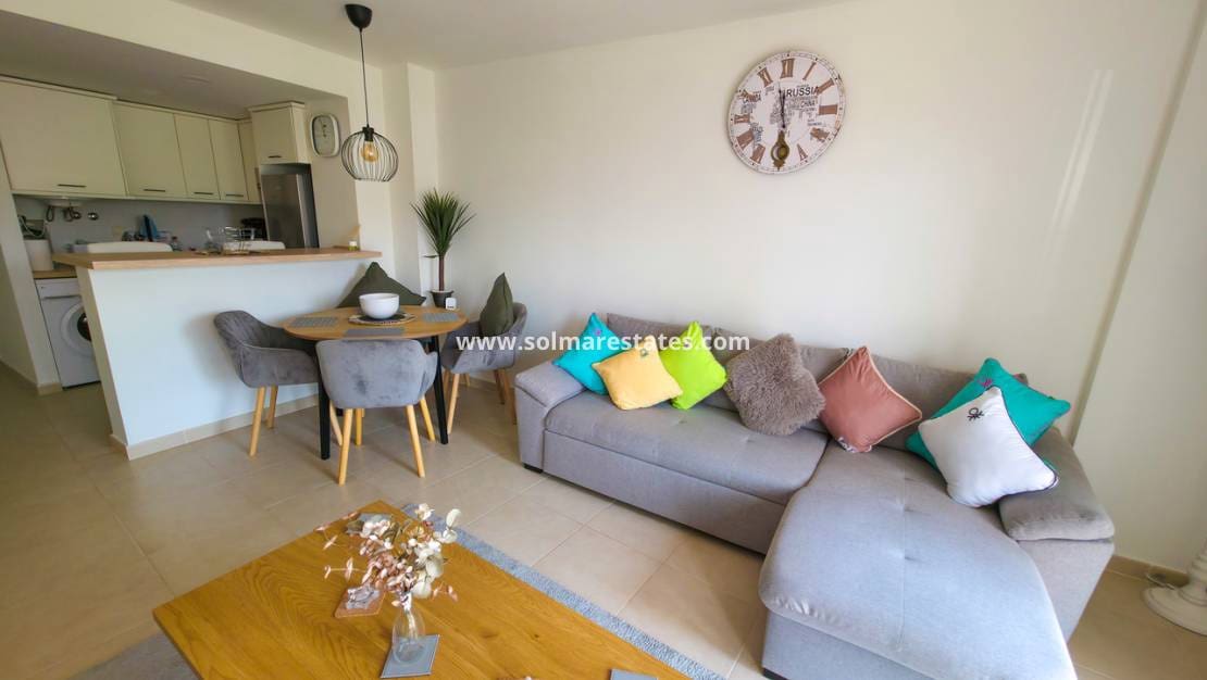 2 Zimmer Apartment zu verkaufen in Villamartin mit Pool - 199.999 € (Ref: 9379928)