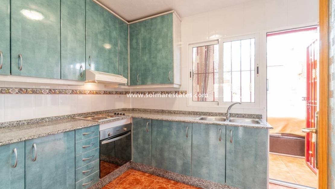 3 chambre Maison de Ville à vendre à Playa Flamenca avec piscine - 169 000 € (Ref: 9379930)