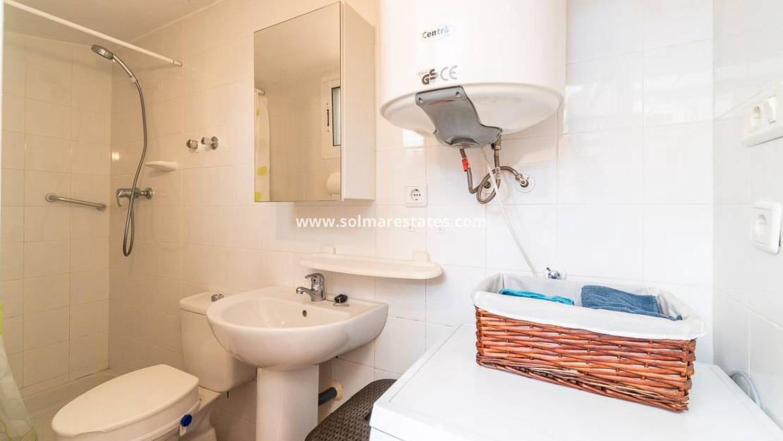 3 chambre Maison de Ville à vendre à Playa Flamenca avec piscine - 169 000 € (Ref: 9379930)