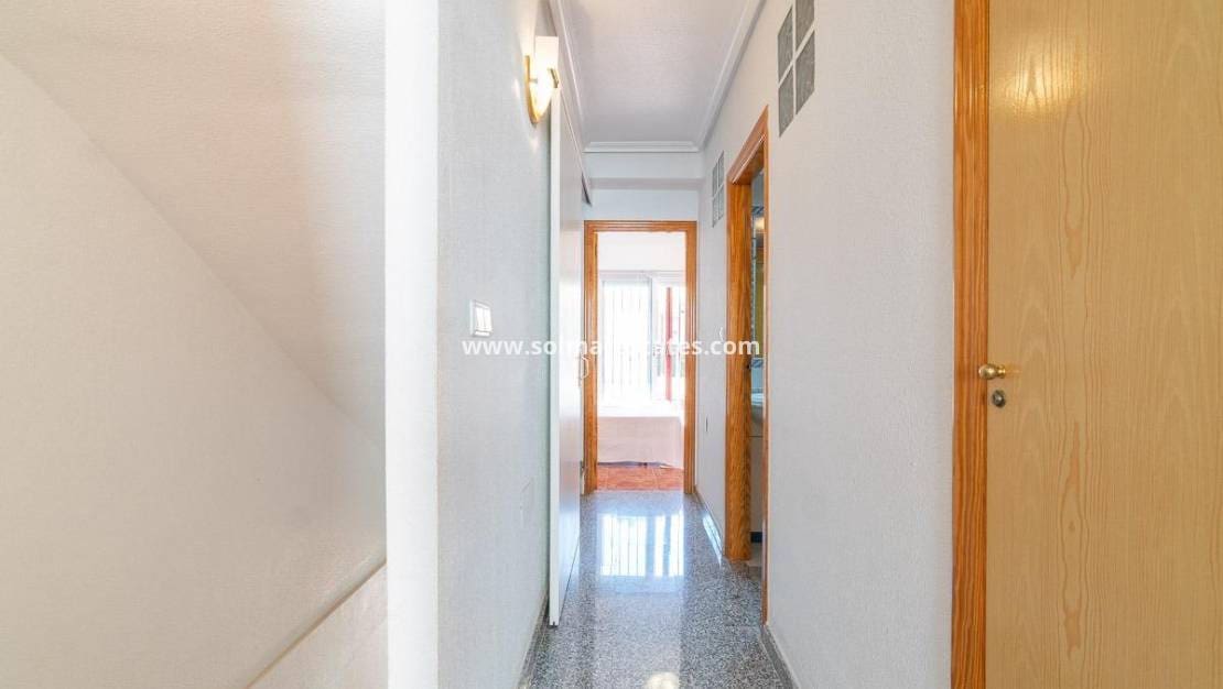 3 chambre Maison de Ville à vendre à Playa Flamenca avec piscine - 169 000 € (Ref: 9379930)