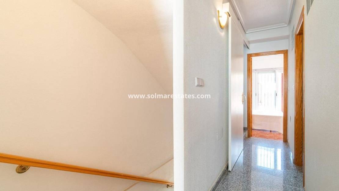 3 chambre Maison de Ville à vendre à Playa Flamenca avec piscine - 169 000 € (Ref: 9379930)