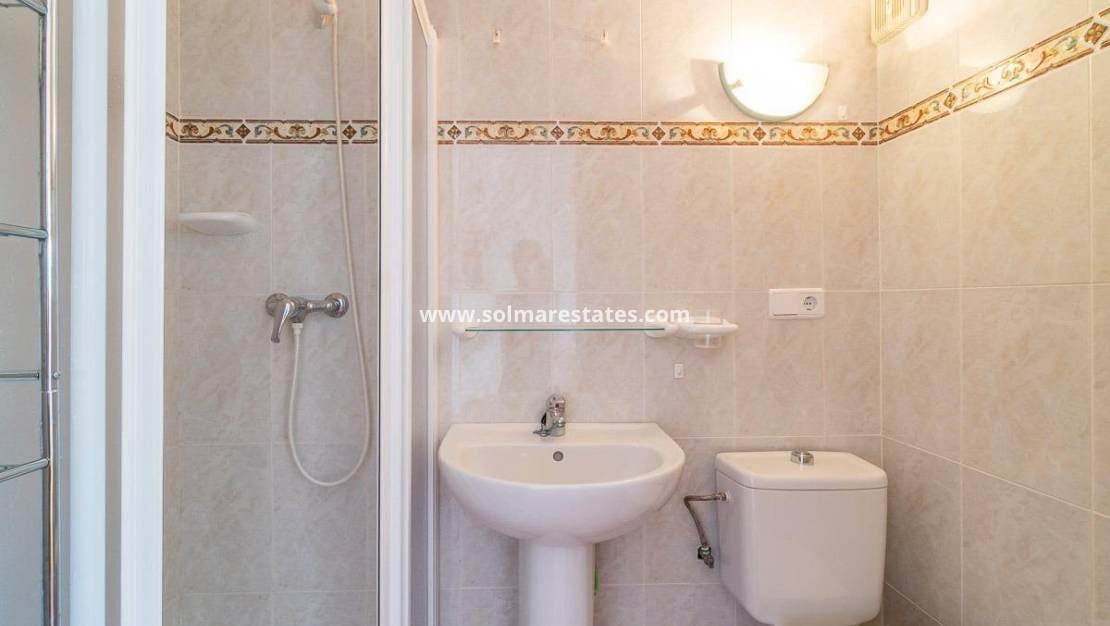 3 chambre Maison de Ville à vendre à Playa Flamenca avec piscine - 169 000 € (Ref: 9379930)