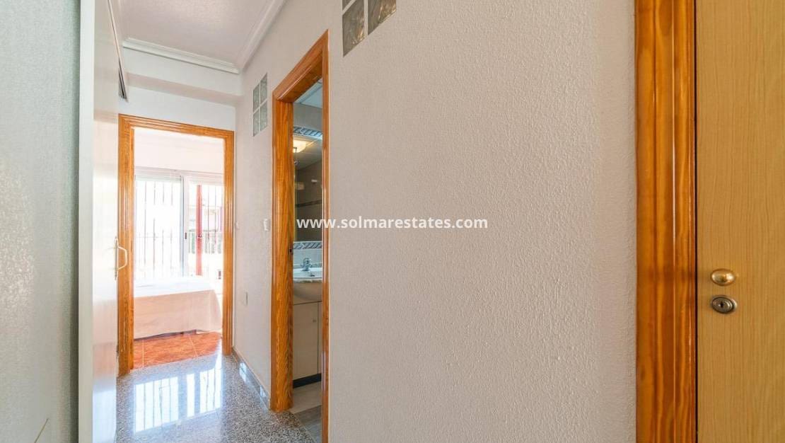 3 chambre Maison de Ville à vendre à Playa Flamenca avec piscine - 169 000 € (Ref: 9379930)