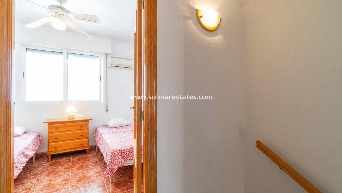 3 chambre Maison de Ville à vendre à Playa Flamenca avec piscine - 169 000 € (Ref: 9379930)