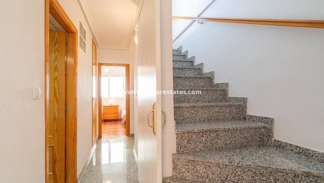 3 chambre Maison de Ville à vendre à Playa Flamenca avec piscine - 169 000 € (Ref: 9379930)