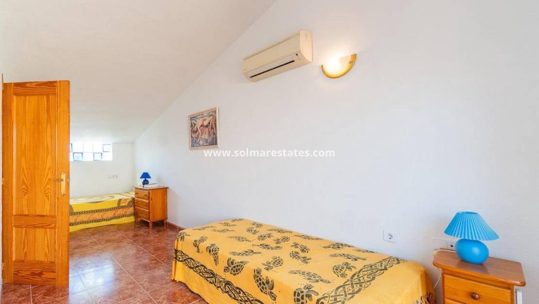 3 chambre Maison de Ville à vendre à Playa Flamenca avec piscine - 169 000 € (Ref: 9379930)