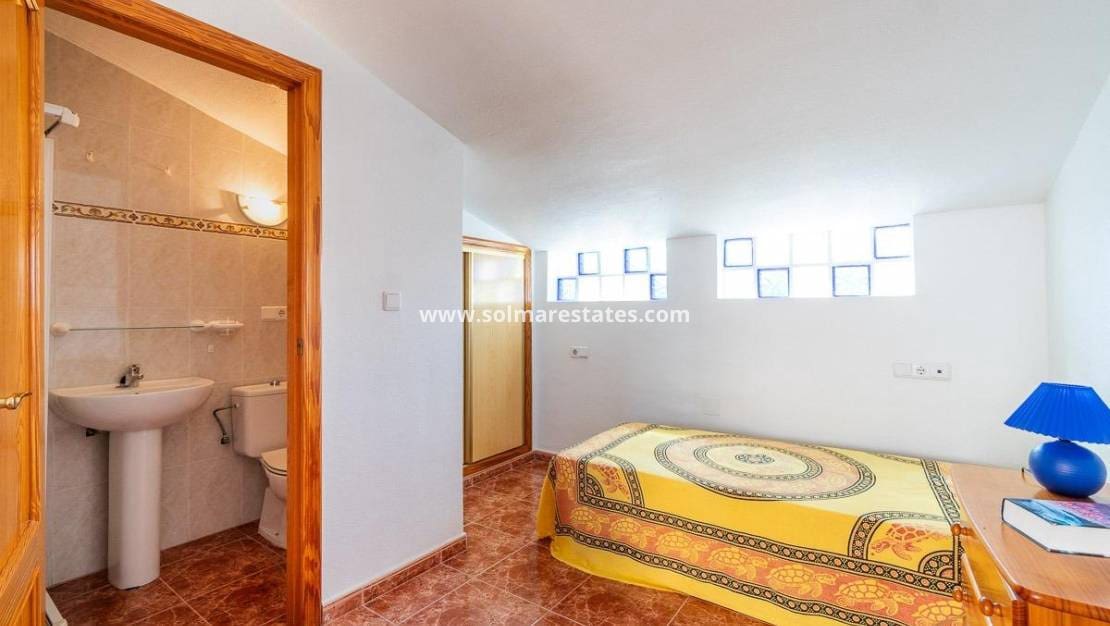 3 chambre Maison de Ville à vendre à Playa Flamenca avec piscine - 169 000 € (Ref: 9379930)