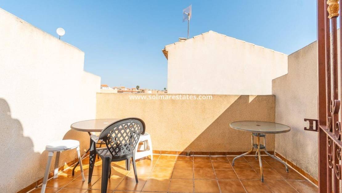 3 chambre Maison de Ville à vendre à Playa Flamenca avec piscine - 169 000 € (Ref: 9379930)