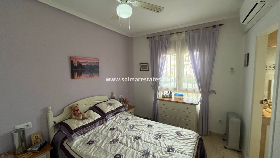 2 slaapkamer Appartement te koop in Villamartin met zwembad - € 199.995 (Ref: 9386550)