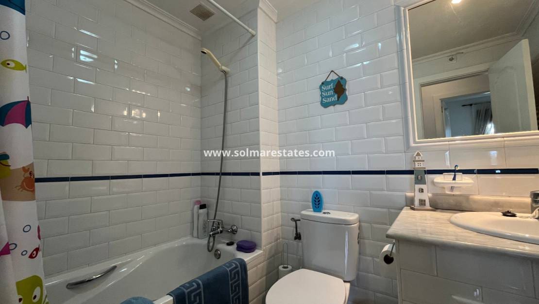 2 slaapkamer Appartement te koop in Villamartin met zwembad - € 199.995 (Ref: 9386550)