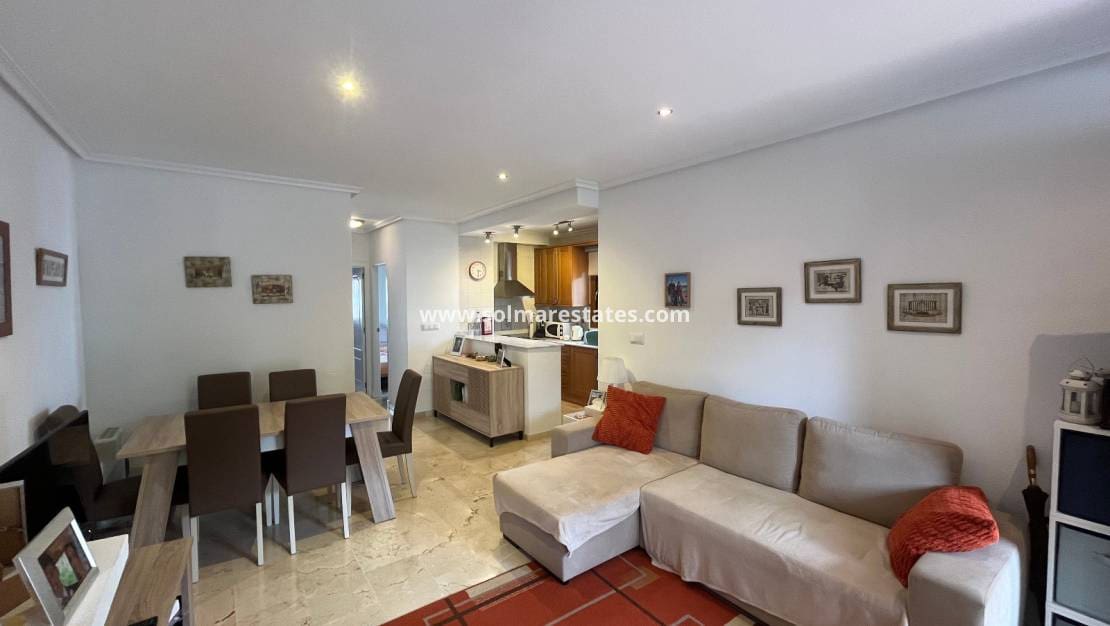 2 slaapkamer Appartement te koop in Villamartin met zwembad - € 199.995 (Ref: 9386550)