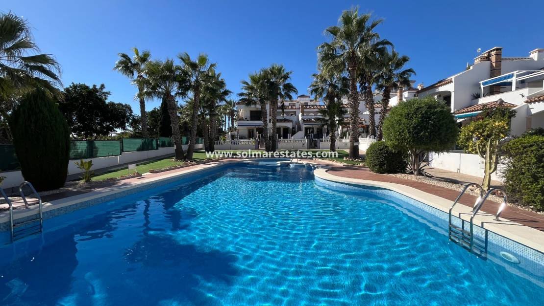 2 slaapkamer Appartement te koop in Villamartin met zwembad - € 199.995 (Ref: 9386550)