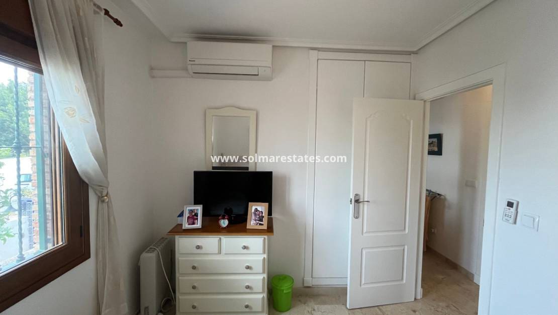 2 slaapkamer Appartement te koop in Villamartin met zwembad - € 199.995 (Ref: 9386550)