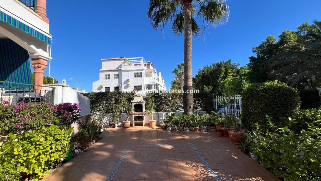 2 slaapkamer Appartement te koop in Villamartin met zwembad - € 199.995 (Ref: 9386550)