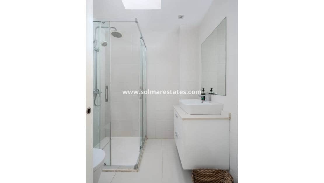 2 slaapkamer Appartement te koop in Orihuela Costa met zwembad - € 289.000 (Ref: 9388487)