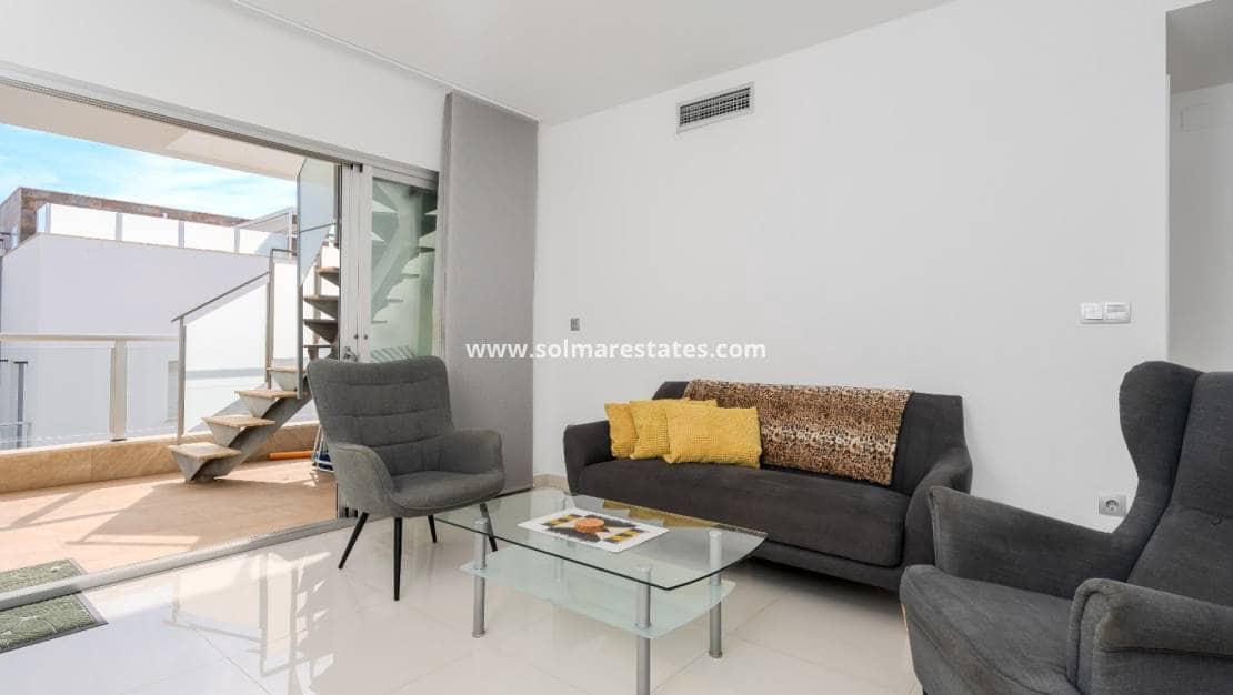 2 slaapkamer Appartement te koop in Orihuela Costa met zwembad - € 289.000 (Ref: 9388487)