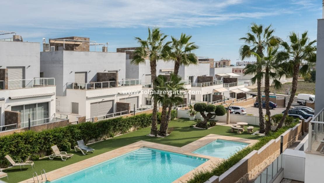 2 slaapkamer Appartement te koop in Orihuela Costa met zwembad - € 289.000 (Ref: 9388487)
