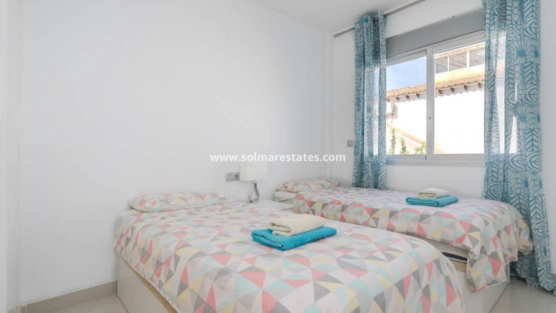 2 slaapkamer Appartement te koop in Orihuela Costa met zwembad - € 289.000 (Ref: 9388487)