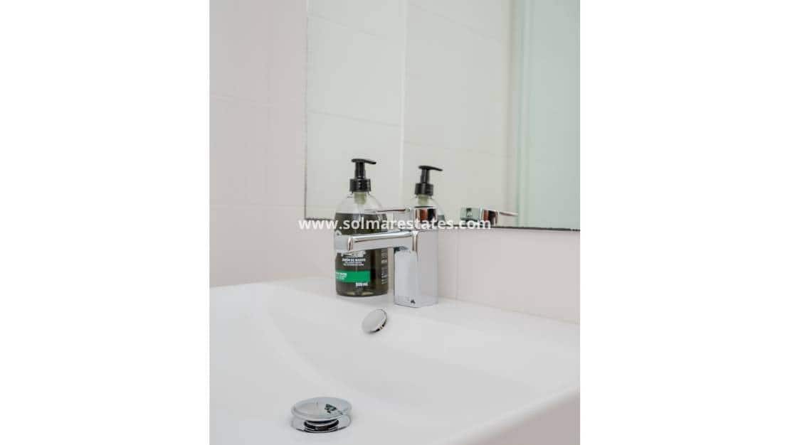 2 slaapkamer Appartement te koop in Orihuela Costa met zwembad - € 289.000 (Ref: 9388487)