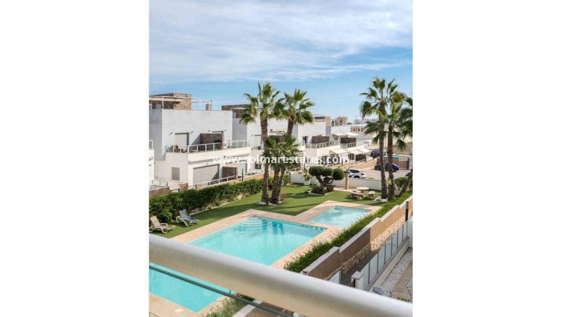 2 slaapkamer Appartement te koop in Orihuela Costa met zwembad - € 289.000 (Ref: 9388487)