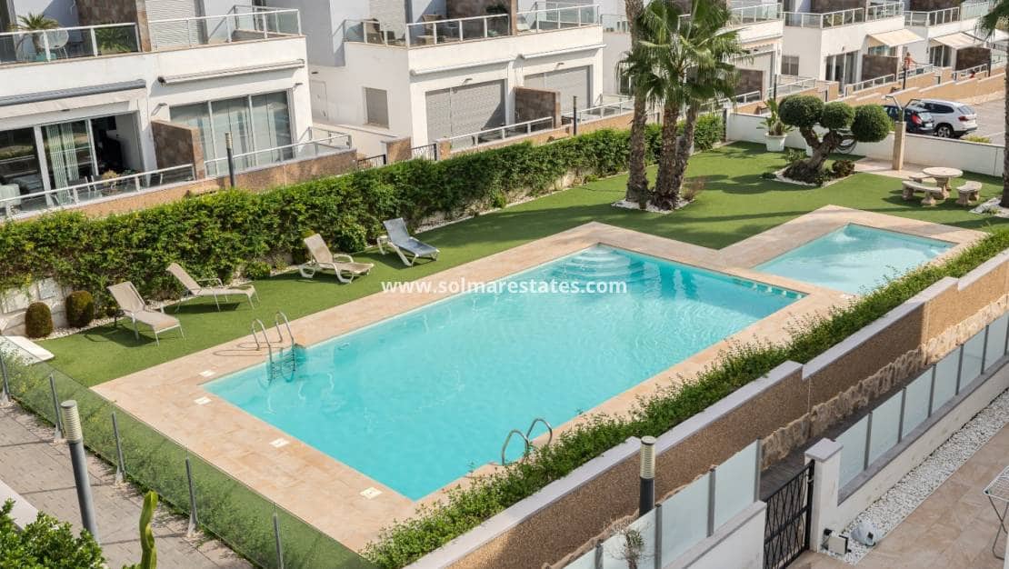 2 slaapkamer Appartement te koop in Orihuela Costa met zwembad - € 289.000 (Ref: 9388487)