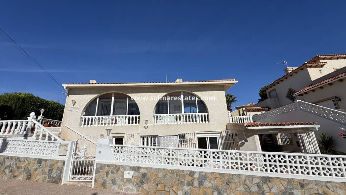 3 bedroom Villa for sale in Blue Lagoon with pool - € 374,995 (Ref: 9394258)