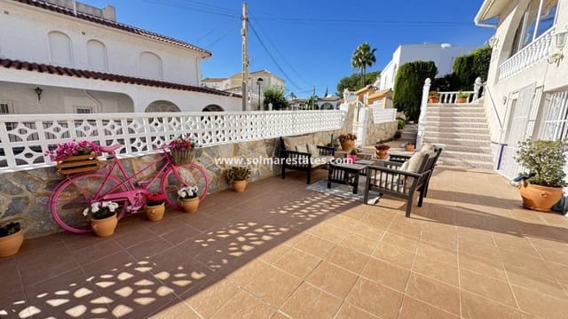 3 bedroom Villa for sale in Blue Lagoon with pool - € 374,995 (Ref: 9394258)