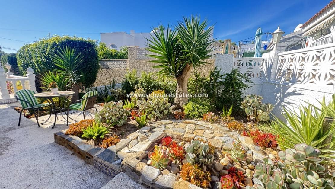 3 bedroom Villa for sale in Blue Lagoon with pool - € 374,995 (Ref: 9394258)