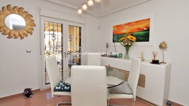 3 soveværelse Semi-Rækkehus til salg i Villamartin, Orihuela med swimmingpool - € 375.000 (Ref: 9394417)