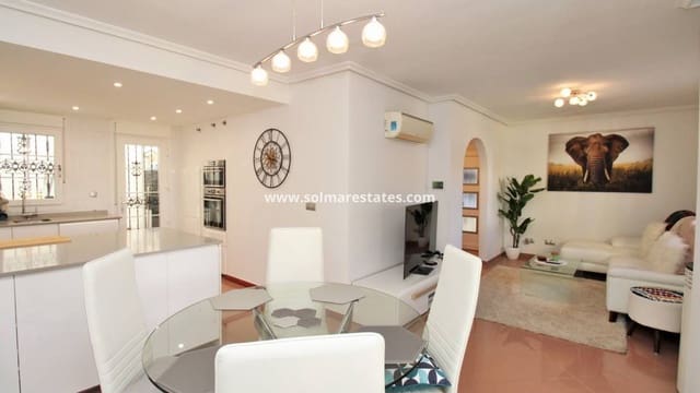 3 soveværelse Semi-Rækkehus til salg i Villamartin, Orihuela med swimmingpool - € 375.000 (Ref: 9394417)