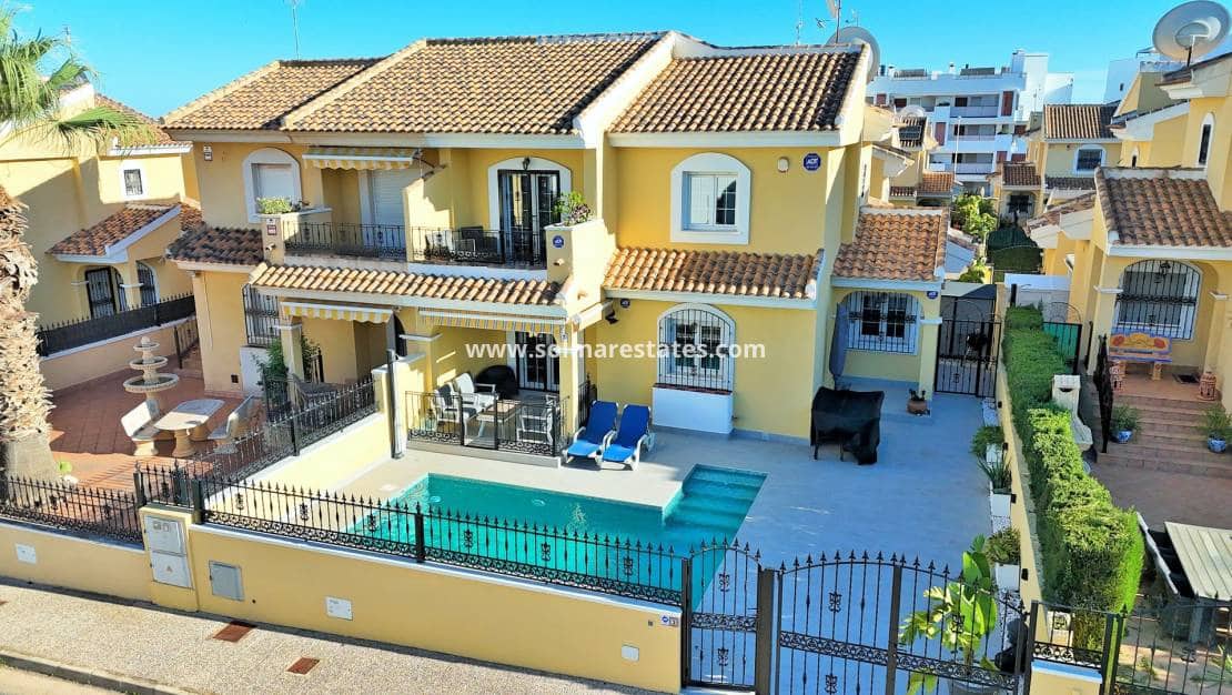 3 chambre Villa/Maison Semi-Mitoyenne à vendre à Villamartin avec piscine - 375 000 € (Ref: 9394417)