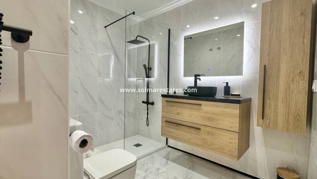 3 soverom Hus til salgs i Playa Flamenca med svømmebasseng - € 295 000 (Ref: 9394419)