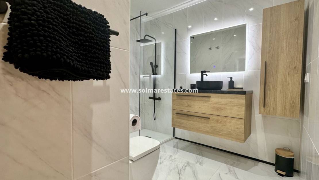 3 soverom Hus til salgs i Playa Flamenca med svømmebasseng - € 295 000 (Ref: 9394419)