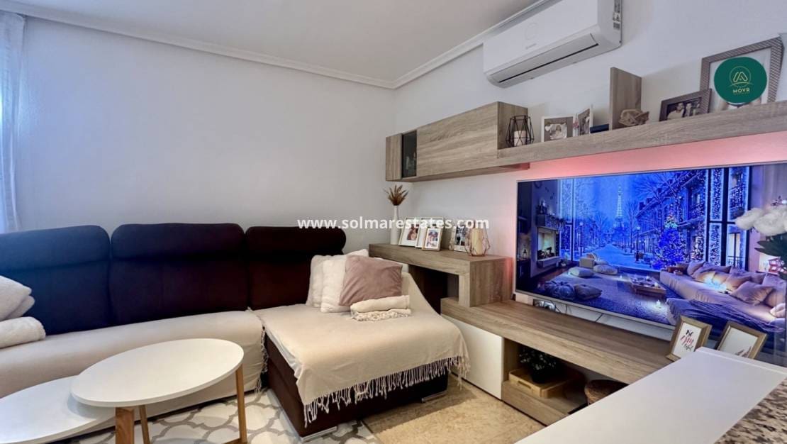 3 soverom Hus til salgs i Playa Flamenca med svømmebasseng - € 295 000 (Ref: 9394419)