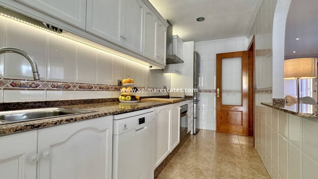 3 soverom Hus til salgs i Playa Flamenca med svømmebasseng - € 295 000 (Ref: 9394419)