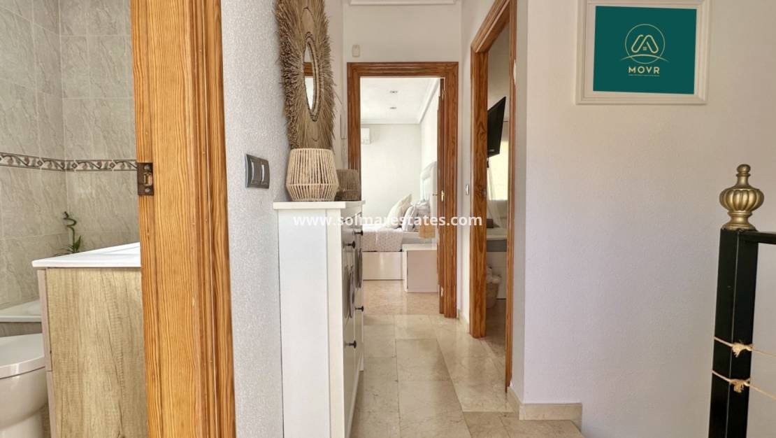 3 soverom Hus til salgs i Playa Flamenca med svømmebasseng - € 295 000 (Ref: 9394419)