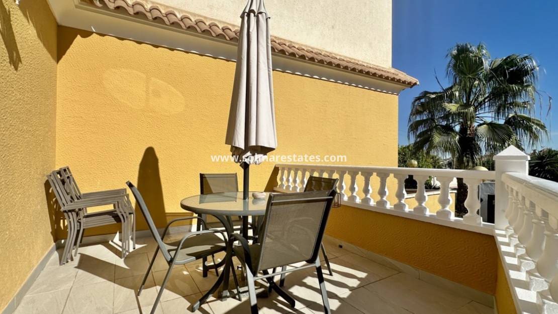 3 soverom Hus til salgs i Playa Flamenca med svømmebasseng - € 295 000 (Ref: 9394419)