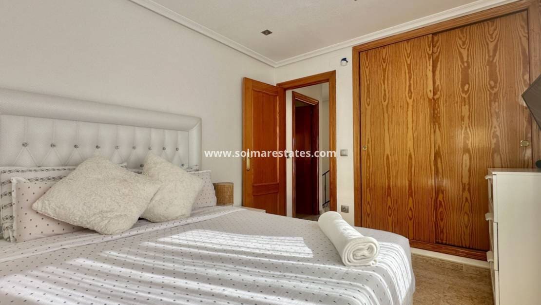 3 soverom Hus til salgs i Playa Flamenca med svømmebasseng - € 295 000 (Ref: 9394419)