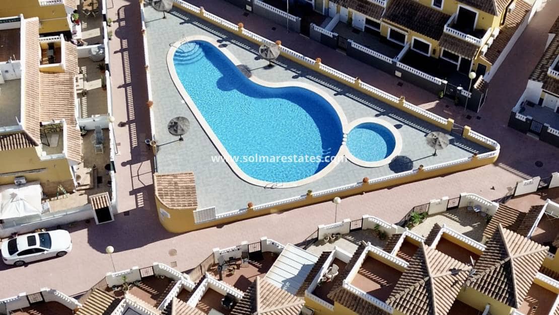 3 soverom Hus til salgs i Playa Flamenca med svømmebasseng - € 295 000 (Ref: 9394419)