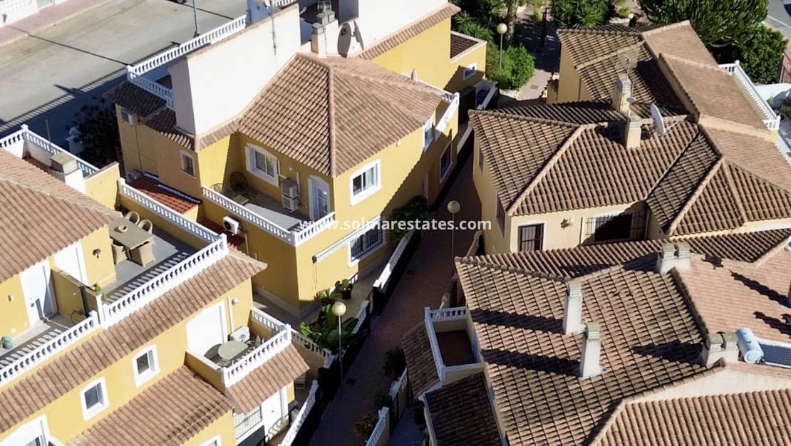3 soverom Hus til salgs i Playa Flamenca med svømmebasseng - € 295 000 (Ref: 9394419)