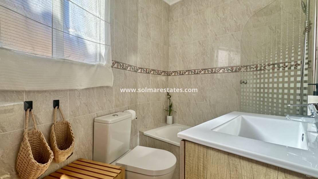 3 soverom Hus til salgs i Playa Flamenca med svømmebasseng - € 295 000 (Ref: 9394419)