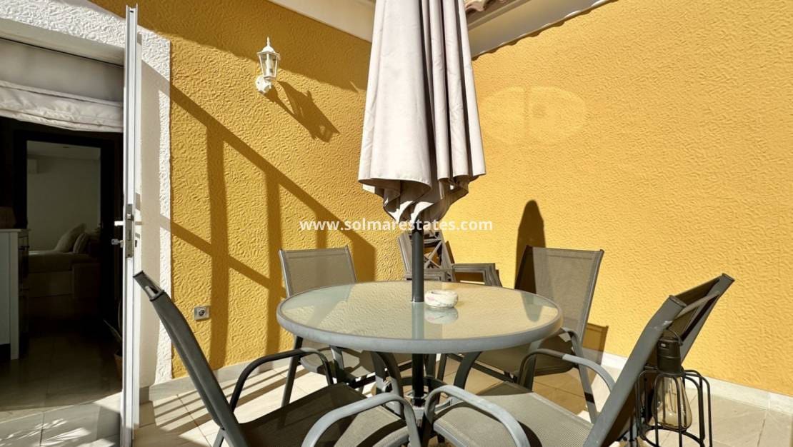 3 soverom Hus til salgs i Playa Flamenca med svømmebasseng - € 295 000 (Ref: 9394419)